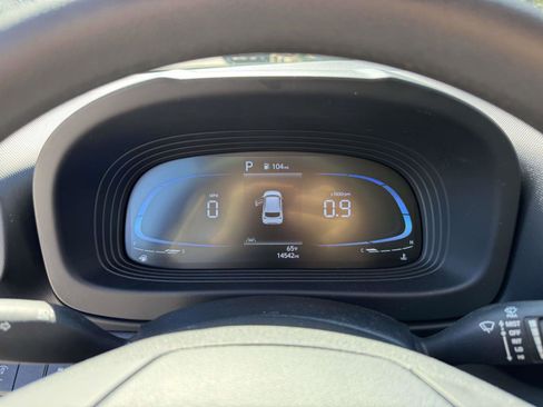 Used 2024 Hyundai Venue SE FWD image 21