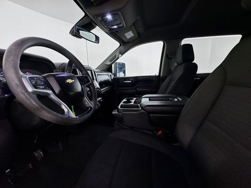 Used 2022 Chevrolet Silverado 2500 Custom w/ Custom Value Package image 19