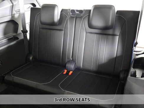 Used 2023 Volkswagen Tiguan SE R-Line image 8