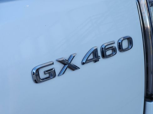 Used 2017 Lexus GX 460 image 10