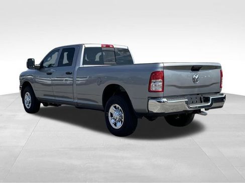 Used 2024 RAM 2500 Tradesman w/ Chrome Appearance Group image 6