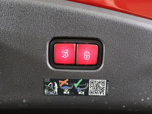 Used 2024 Mercedes-Benz CLE 53 AMG 4MATIC image 25