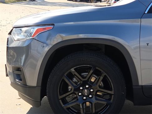 Used 2021 Chevrolet Traverse LS w/ LPO, Blackout Package image 5