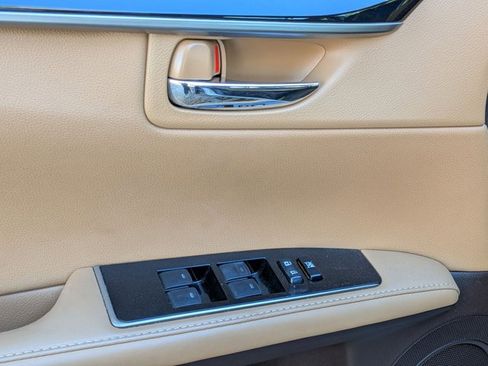 Used 2017 Lexus ES 350 w/ Accessory Package 2 image 3