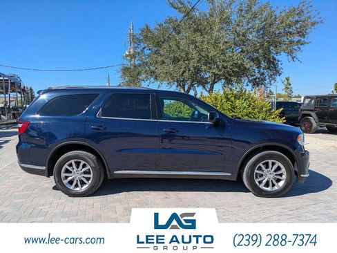 Used 2018 Dodge Durango SXT w/ Quick Order Package 2BB image 2