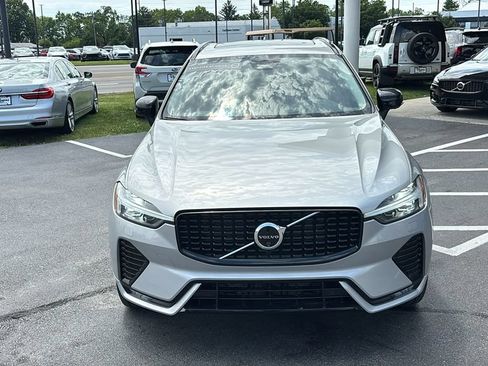Certified 2025 Volvo XC60 B5 Plus AWD/4WD image 5