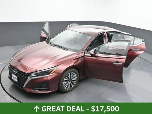 Used 2023 Nissan Altima 2.5 SV image 63