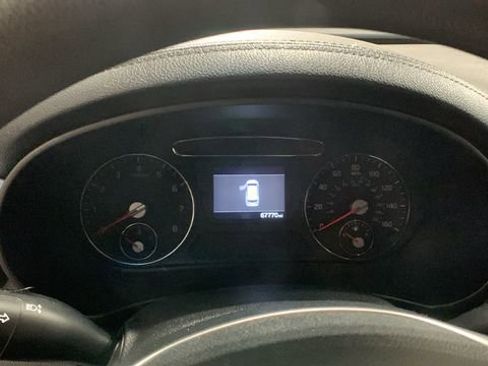 Used 2019 Kia Sorento LX image 7