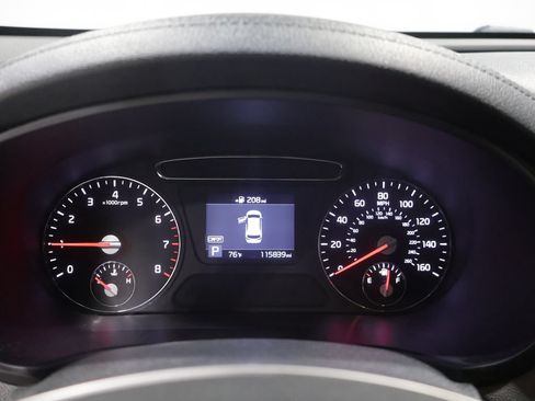 Used 2019 Kia Sorento AWD V6 image 38