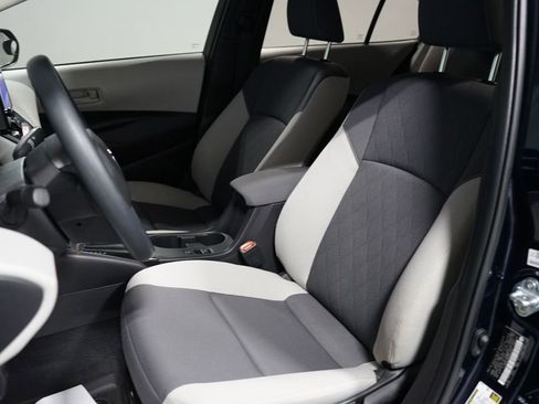 Used 2025 Toyota Corolla LE image 24