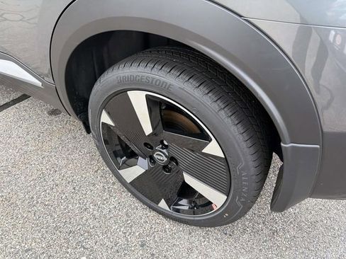 New 2026 Nissan Kicks SR w/ Cold Weather Package AWD/4WD image 8