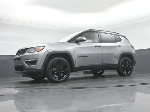 Used 2019 Jeep Compass Latitude AWD/4WD image 49