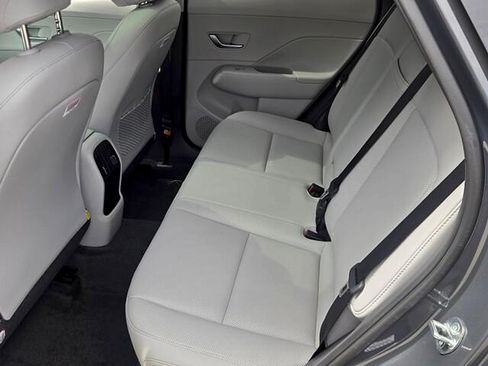Used 2024 Hyundai Kona Limited FWD image 11