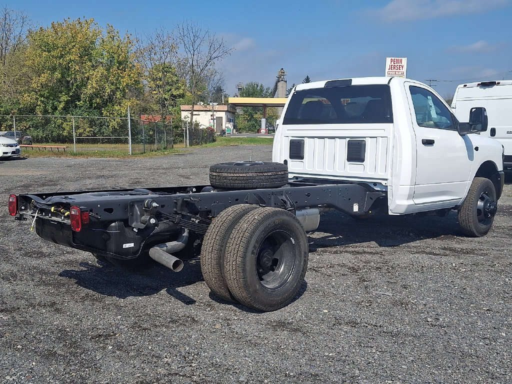 New 2027 RAM 3500 Tradesman AWD/4WD image 4