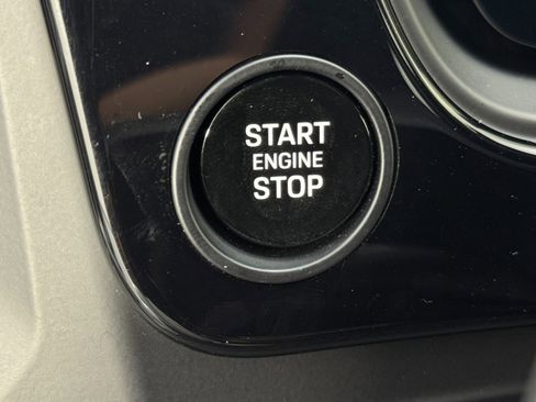 Used 2024 Porsche Cayenne Turbo image 21