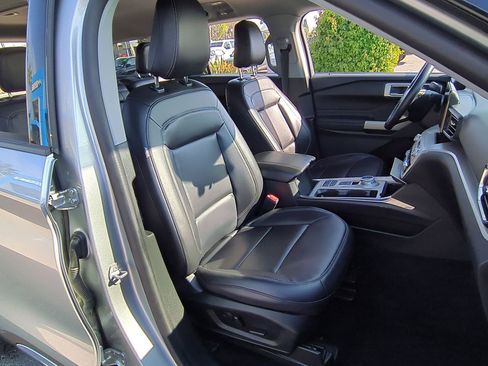 Used 2023 Ford Explorer XLT w/ Equipment Group 202A image 26