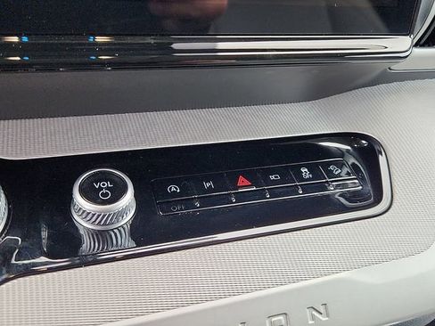 Certified 2025 Ford Expedition Max Active image 9