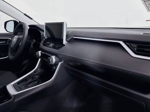 Certified 2023 Toyota RAV4 XLE FWD image 40