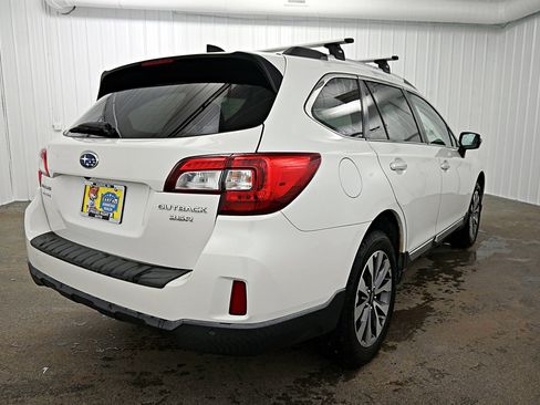 Used 2017 Subaru Outback 3.6R Touring image 31
