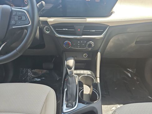 Used 2024 Buick Encore GX Preferred FWD image 11