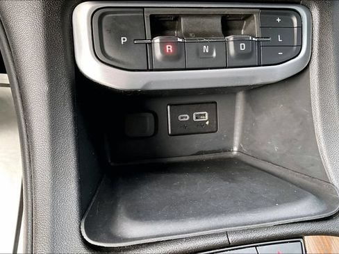 Certified 2023 GMC Acadia SLE w/ Driver Convenience Package FWD image 34