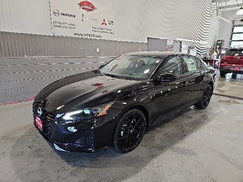 New 2026 Nissan Altima 2.5 SR AWD/4WD image 7