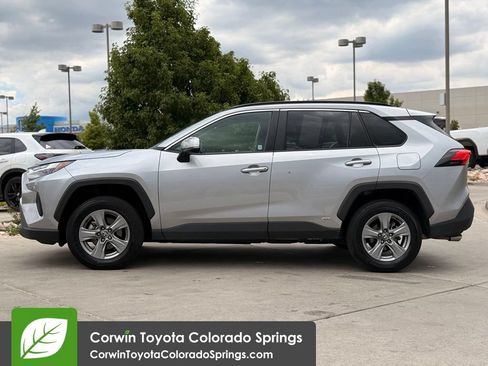 Used 2025 Toyota RAV4 XLE AWD/4WD image 4