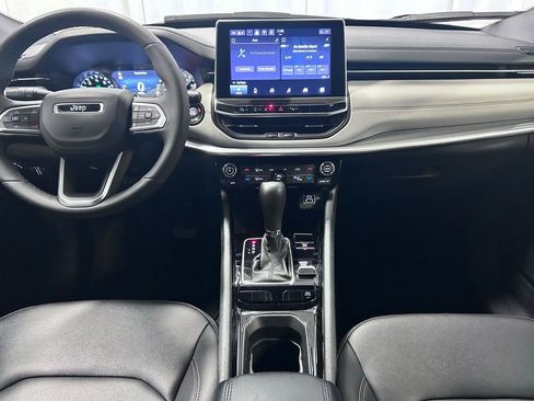 Used 2024 Jeep Compass Limited image 13