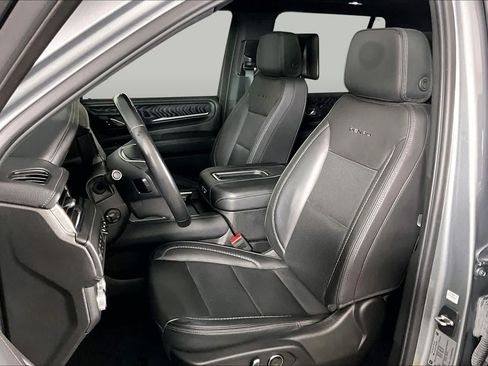 Used 2023 GMC Yukon Denali w/ Denali Reserve Package RWD image 8