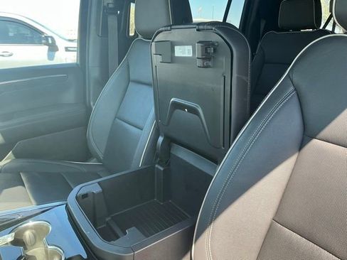 Used 2025 Chevrolet Suburban Premier AWD/4WD image 26