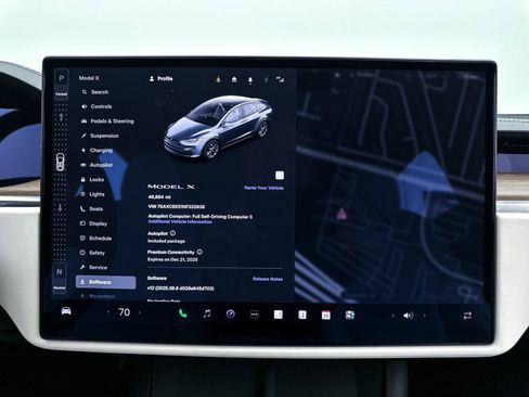 Used 2022 Tesla Model X image 25