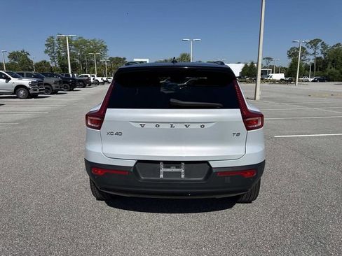 Used 2021 Volvo XC40 T5 R-Design w/ Protection Package Premier AWD/4WD image 4