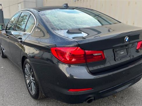 Used 2018 BMW 530e RWD image 16