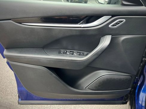 Used 2017 Maserati Levante image 34