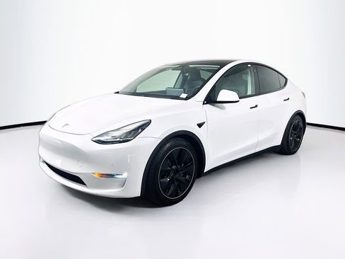 Used 2021 Tesla Model Y Long Range AWD/4WD image 3