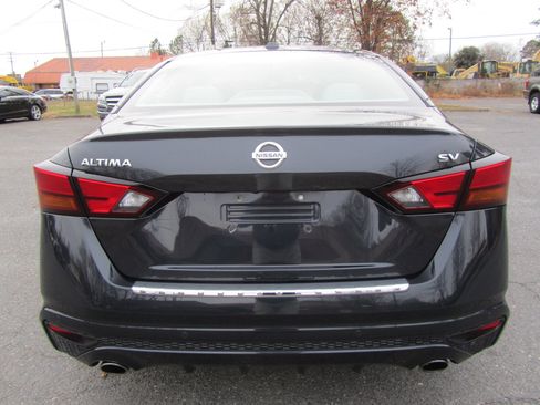 Used 2020 Nissan Altima 2.5 SV image 9