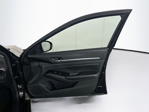Used 2023 Nissan Altima 2.5 SV FWD image 29