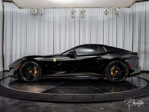 Used 2022 Ferrari 812 GTS RWD image 12