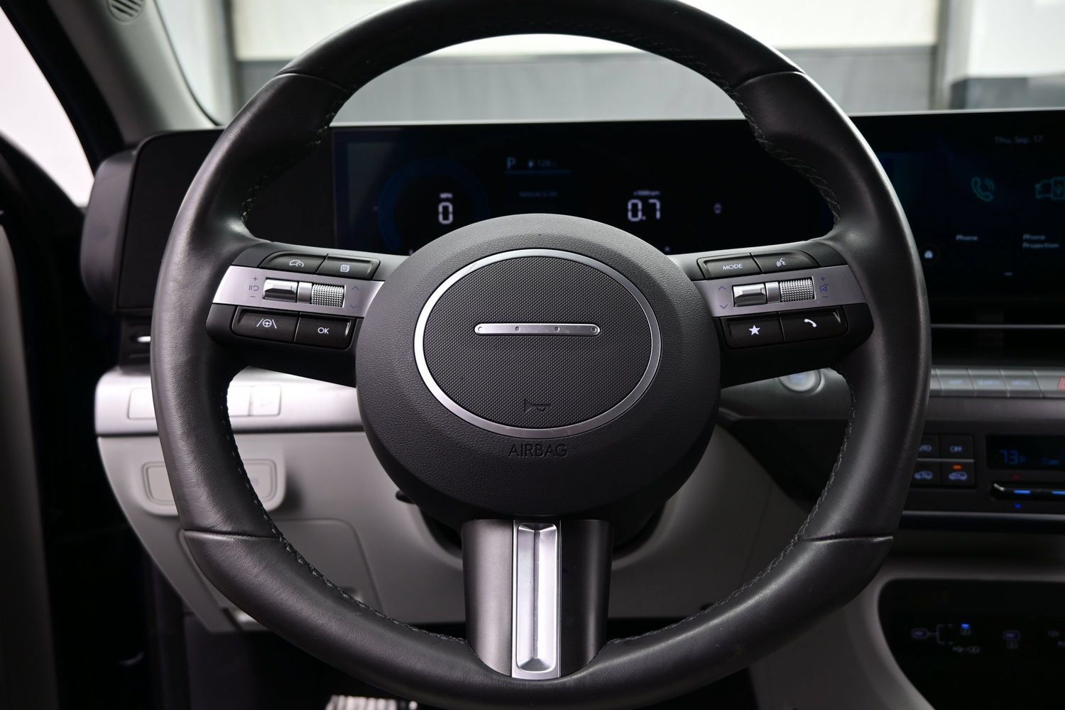 Certified 2025 Hyundai Kona SEL AWD/4WD image 23