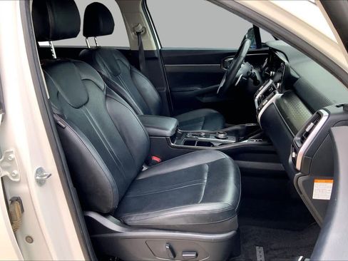 Used 2023 Kia Sorento EX FWD image 9