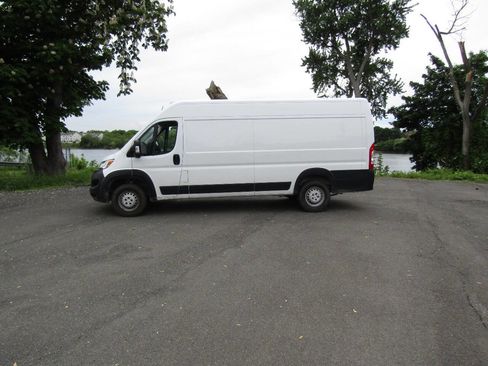 Used 2025 RAM ProMaster 3500 w/ Convenience Group FWD image 3