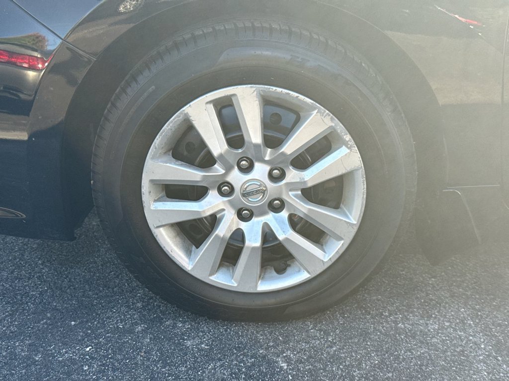 Used 2017 Nissan Altima 2.5 S w/ Power Driver Seat Package FWD image 2