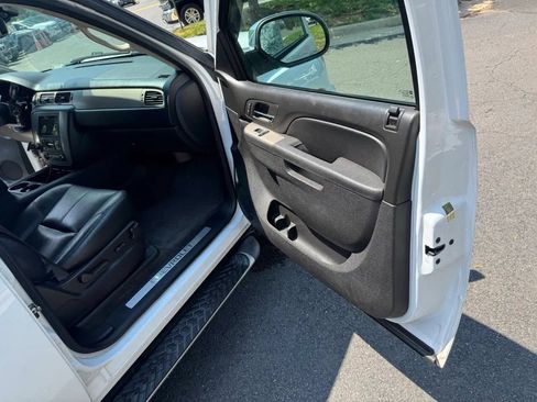 Used 2013 Chevrolet Tahoe LT w/ Suspension Package, Off-Road image 19