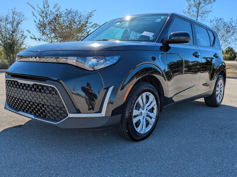 Certified 2023 Kia Soul LX image 10