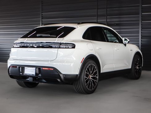 New 2026 Porsche Macan 4 Electric image 10