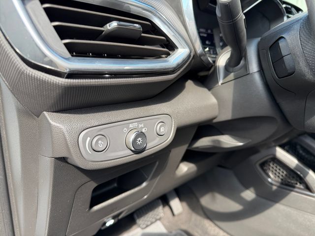 Used 2023 Chevrolet TrailBlazer LT w/ Convenience Package AWD/4WD image 28