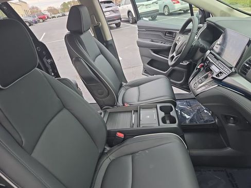 New 2026 Honda Odyssey Touring image 10