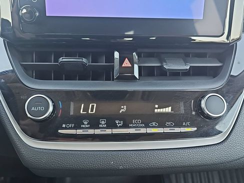 Used 2023 Toyota Corolla LE FWD image 23