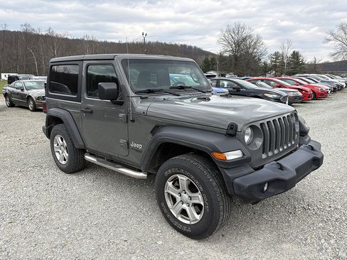 Used 2020 Jeep Wrangler Sport image 4