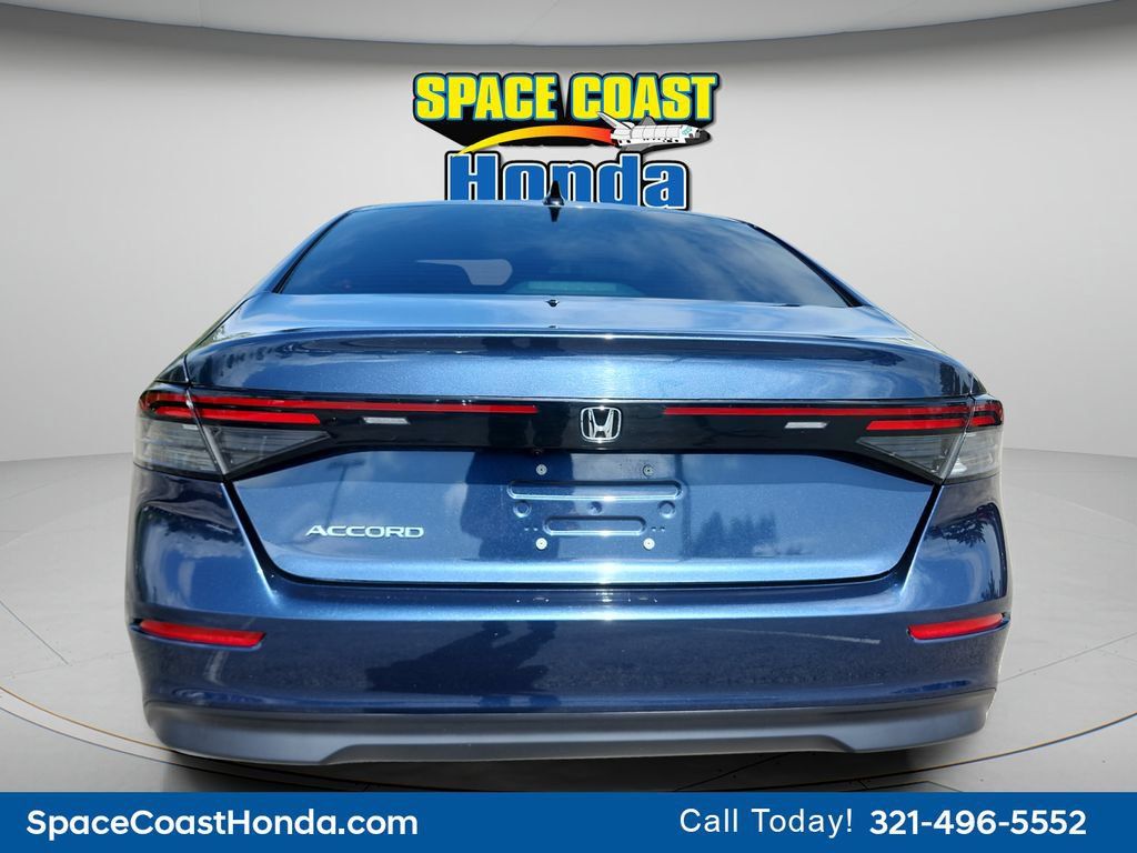 Used 2025 Honda Accord SE image 4